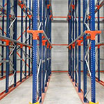 Pour optimiser le volume des entrepôts et le stockage en profondeur, en hauteur et sur plusieurs niveaux.